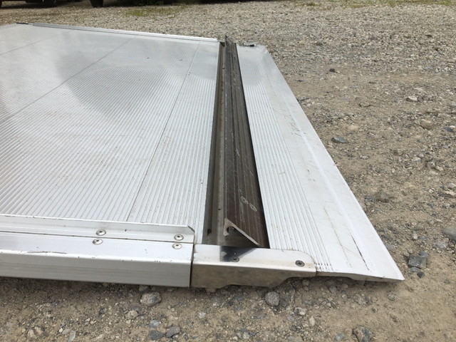 いすゞエルフアルミバン小型（2t・3t）[写真19]