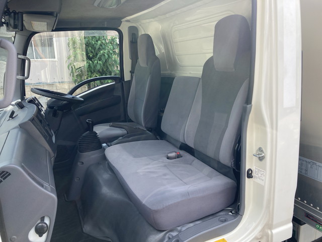 いすゞエルフアルミバン小型（2t・3t）[写真28]