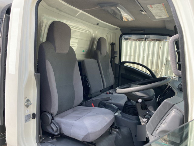 いすゞエルフアルミバン小型（2t・3t）[写真29]