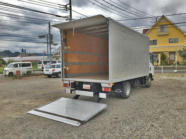 いすゞエルフアルミバン小型（2t・3t）[写真03]