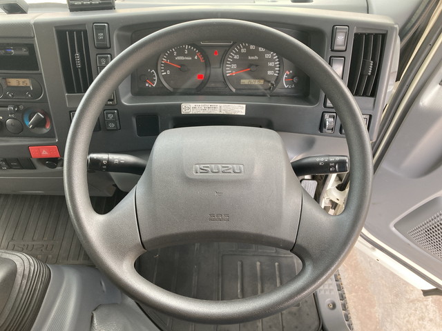 いすゞエルフアルミバン小型（2t・3t）[写真31]