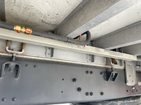 三菱ふそうスーパーグレート冷蔵冷凍ウイング大型（10t）[写真24]