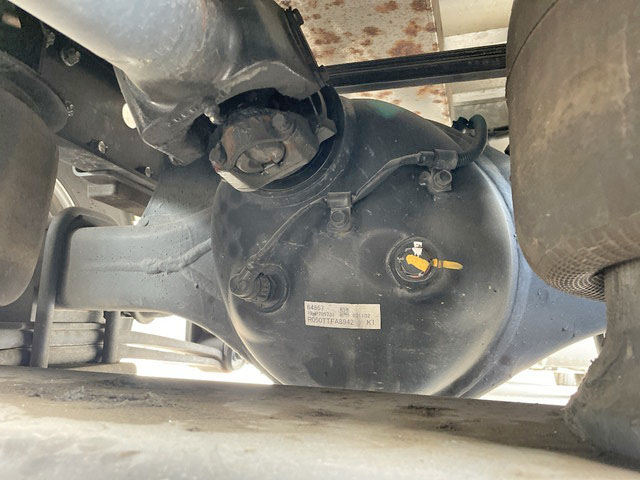 三菱ふそうスーパーグレート冷蔵冷凍ウイング大型（10t）[写真27]