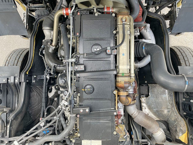 三菱ふそうスーパーグレート冷蔵冷凍ウイング大型（10t）[写真28]