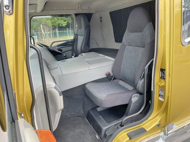 三菱ふそうスーパーグレート冷蔵冷凍ウイング大型（10t）[写真32]