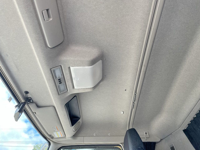 三菱ふそうスーパーグレート冷蔵冷凍ウイング大型（10t）[写真33]