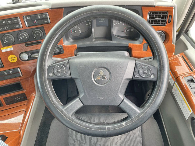 三菱ふそうスーパーグレート冷蔵冷凍ウイング大型（10t）[写真36]