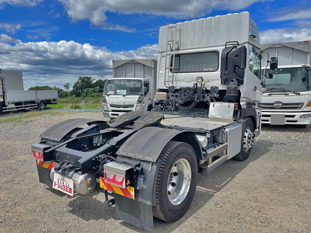 UDトラックスクオントレーラーヘッド（トラクターヘッド）大型（10t）[写真02]