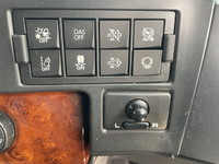 UDトラックスクオントレーラーヘッド（トラクターヘッド）大型（10t）[写真34]