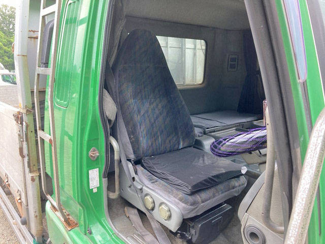 三菱ふそうファイターアルミブロック中型（4t）[写真32]