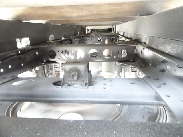 いすゞエルフダブルキャブ（Wキャブ）小型（2t・3t）[写真13]