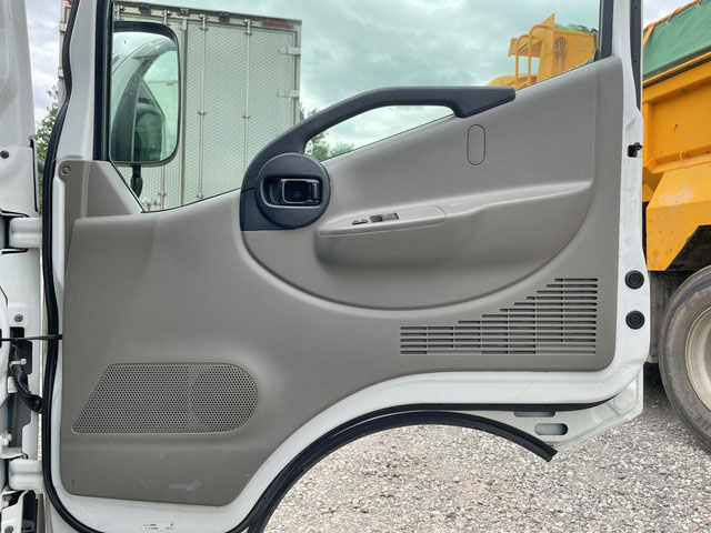 日産アトラスアルミバン小型（2t・3t）[写真28]