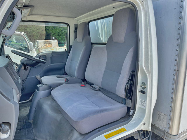 いすゞエルフパネルバン小型（2t・3t）[写真23]