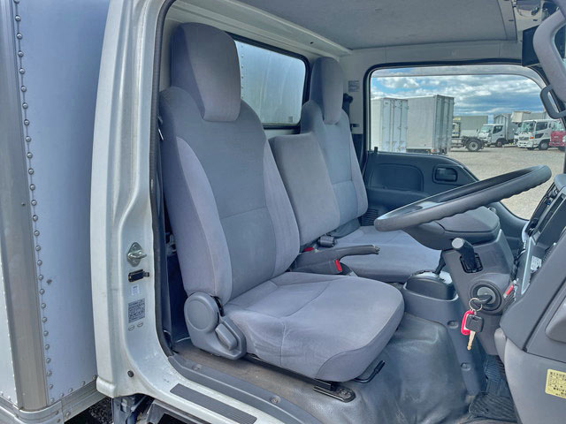 いすゞエルフパネルバン小型（2t・3t）[写真24]