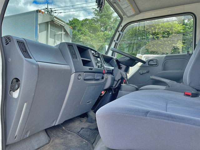 いすゞエルフパネルバン小型（2t・3t）[写真25]