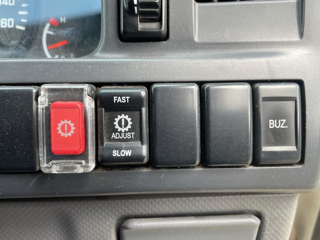 いすゞエルフパネルバン小型（2t・3t）[写真32]