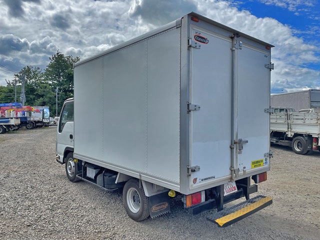 いすゞエルフパネルバン小型（2t・3t）[写真04]