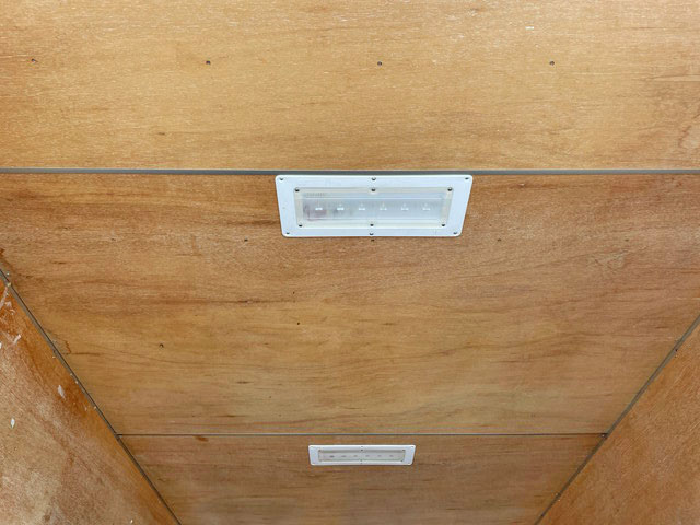 いすゞエルフパネルバン小型（2t・3t）[写真11]