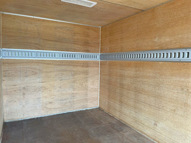 いすゞエルフパネルバン小型（2t・3t）[写真14]