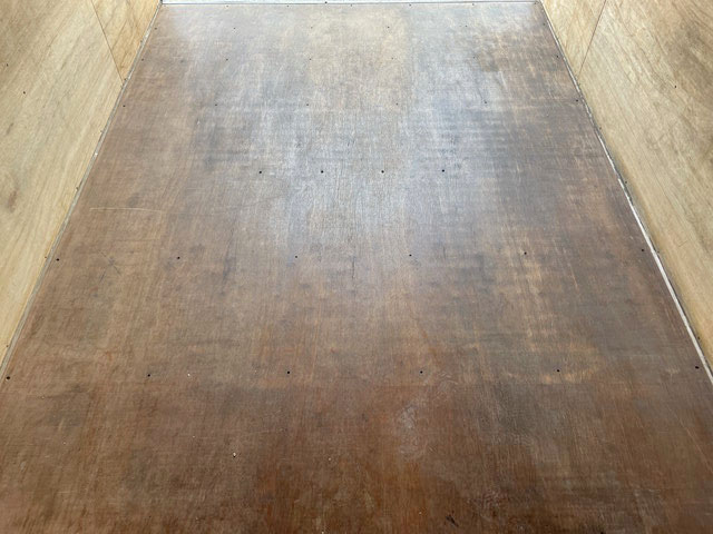 いすゞエルフパネルバン小型（2t・3t）[写真15]