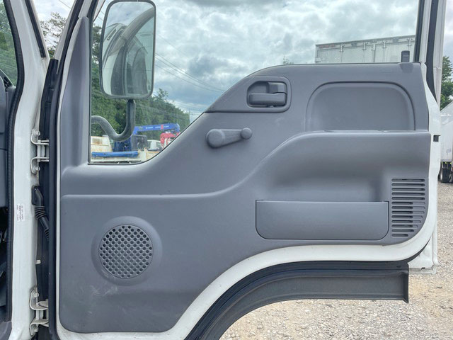 いすゞエルフパネルバン小型（2t・3t）[写真28]