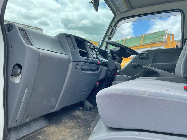 いすゞエルフパネルバン小型（2t・3t）[写真29]