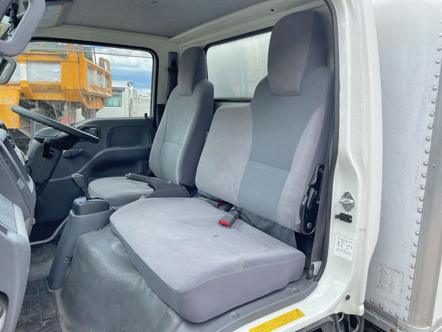 いすゞエルフパネルバン小型（2t・3t）[写真30]