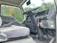 いすゞエルフパネルバン小型（2t・3t）[写真33]