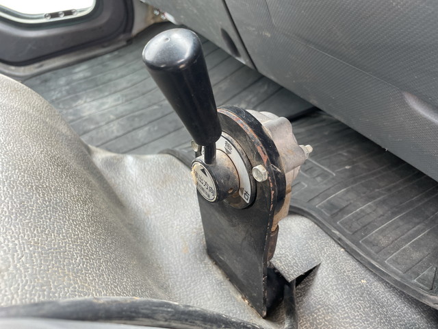 いすゞフォワードダンプ中型（4t）[写真32]