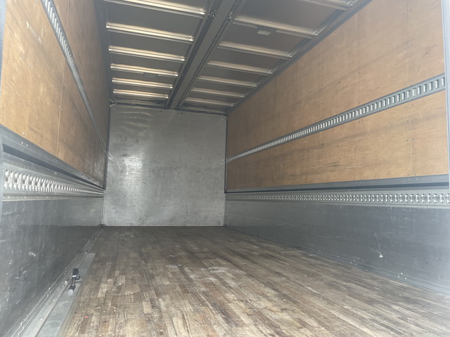 いすゞフォワードアルミウイング中型（4t）[写真12]