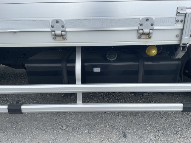 いすゞフォワードアルミウイング中型（4t）[写真17]