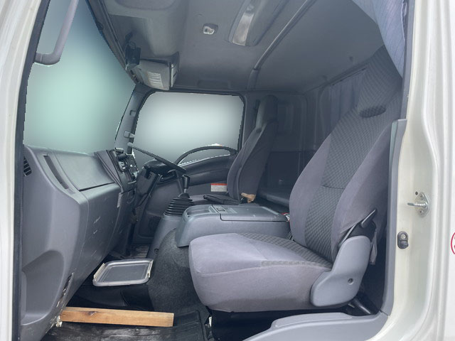 いすゞフォワードアルミウイング中型（4t）[写真25]