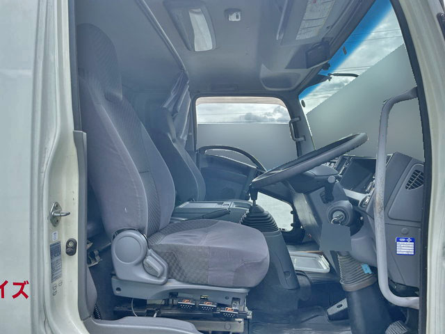 いすゞフォワードアルミウイング中型（4t）[写真26]