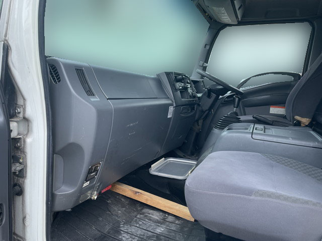 いすゞフォワードアルミウイング中型（4t）[写真27]