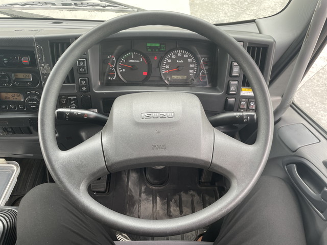 いすゞフォワードアルミウイング中型（4t）[写真30]