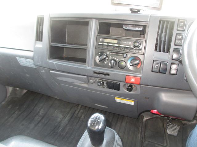 日産アトラス平ボディ小型（2t・3t）[写真12]