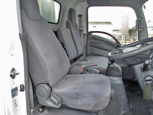 日産アトラス平ボディ小型（2t・3t）[写真13]