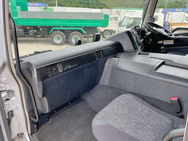 三菱ふそうスーパーグレートアルミウイング大型（10t）[写真31]