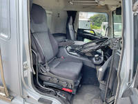 三菱ふそうスーパーグレートアルミウイング大型（10t）[写真33]