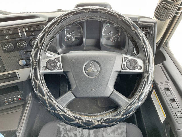 三菱ふそうスーパーグレートアルミウイング大型（10t）[写真35]