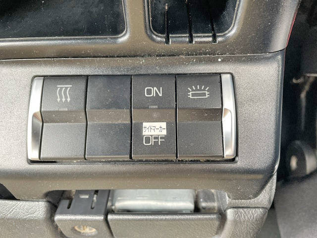 三菱ふそうスーパーグレートアルミウイング大型（10t）[写真38]