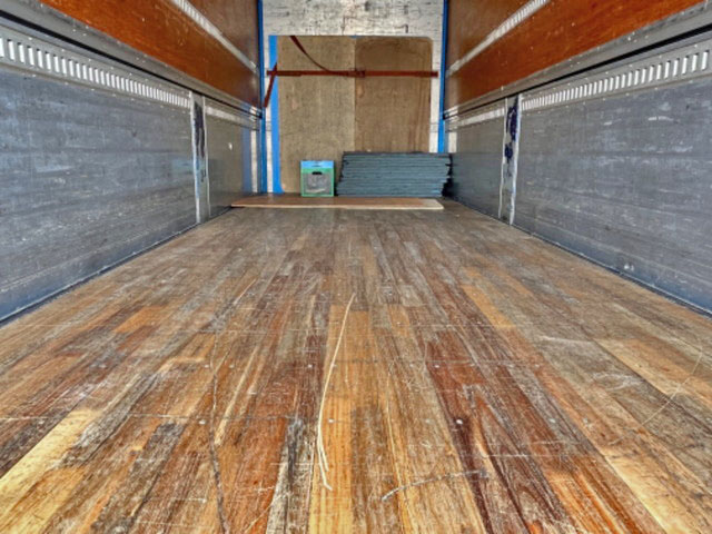 いすゞフォワードアルミウイング中型（4t）[写真11]