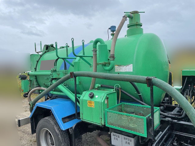 いすゞフォワード汚泥吸引車中型（4t）[写真12]