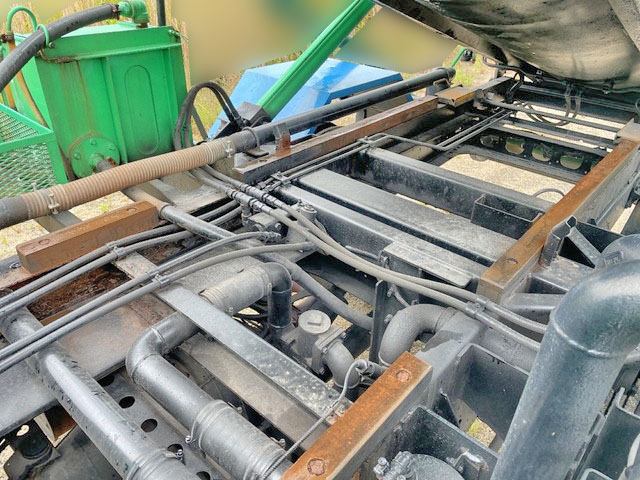 いすゞフォワード汚泥吸引車中型（4t）[写真23]