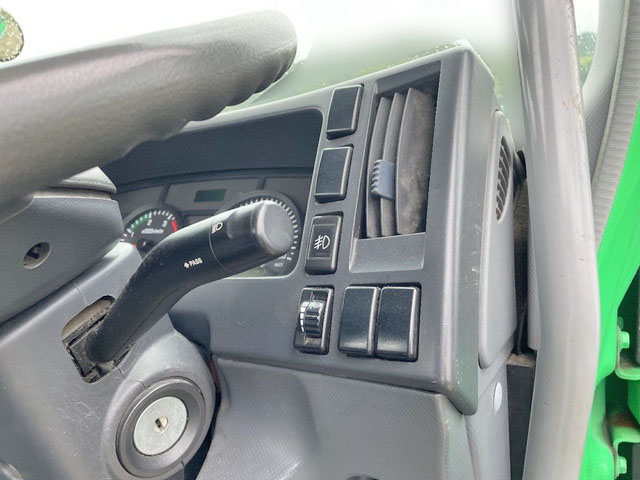 いすゞフォワード汚泥吸引車中型（4t）[写真35]