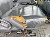 いすゞフォワード汚泥吸引車中型（4t）[写真38]