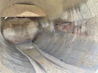 いすゞフォワード汚泥吸引車中型（4t）[写真09]