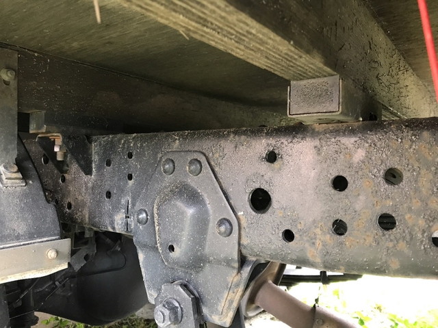 いすゞエルフ平ボディ小型（2t・3t）[写真11]