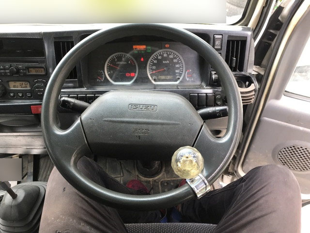 いすゞエルフ平ボディ小型（2t・3t）[写真20]