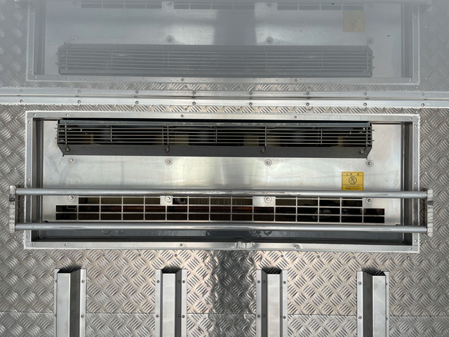 いすゞフォワード冷凍車（冷蔵車）中型（4t）[写真12]